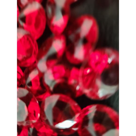 Red plastic gems - Picture 2 of 2